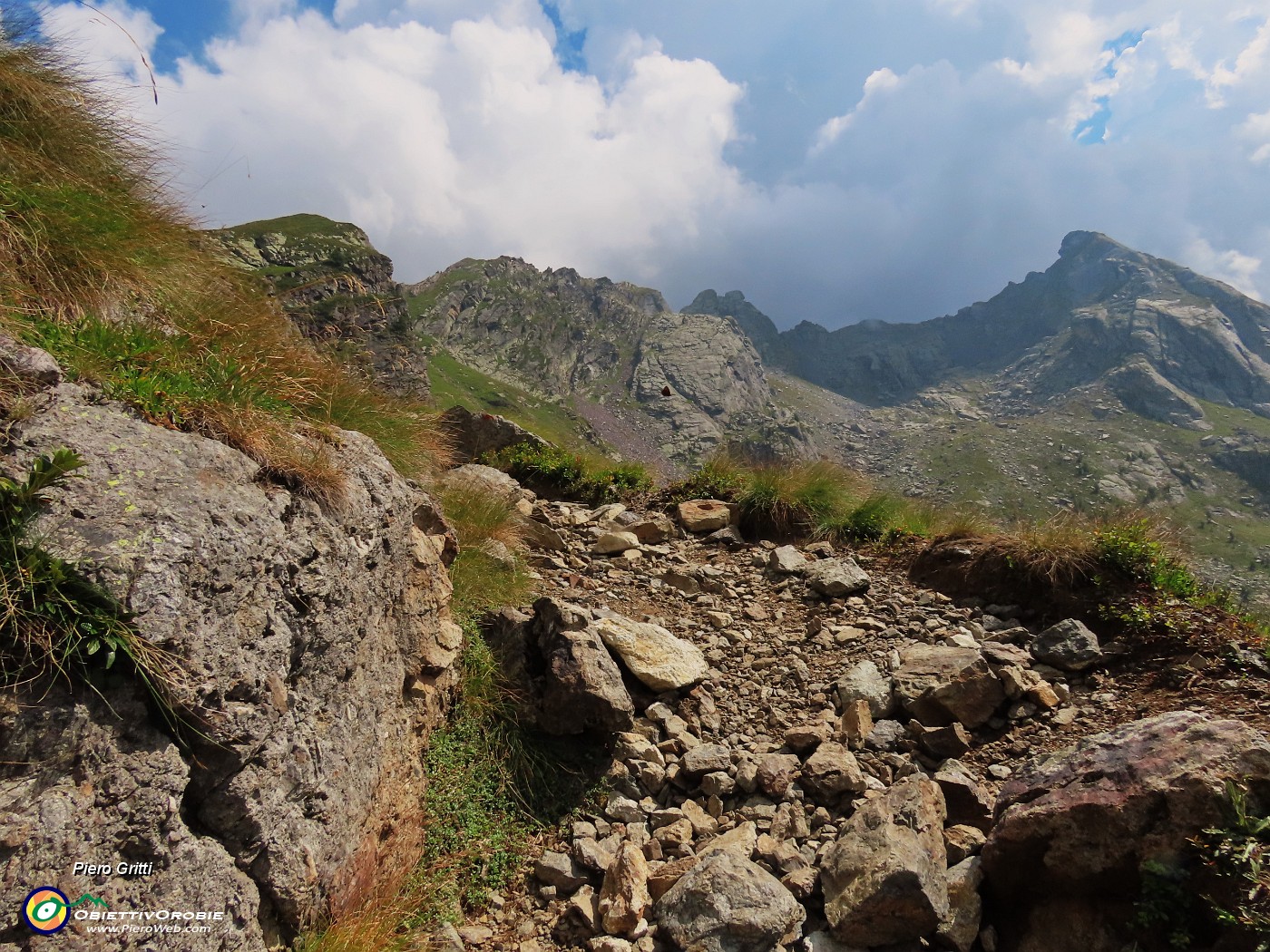 68 Saliamo sul sent. 161 verso il Passo del Forcellino (2127 m).JPG